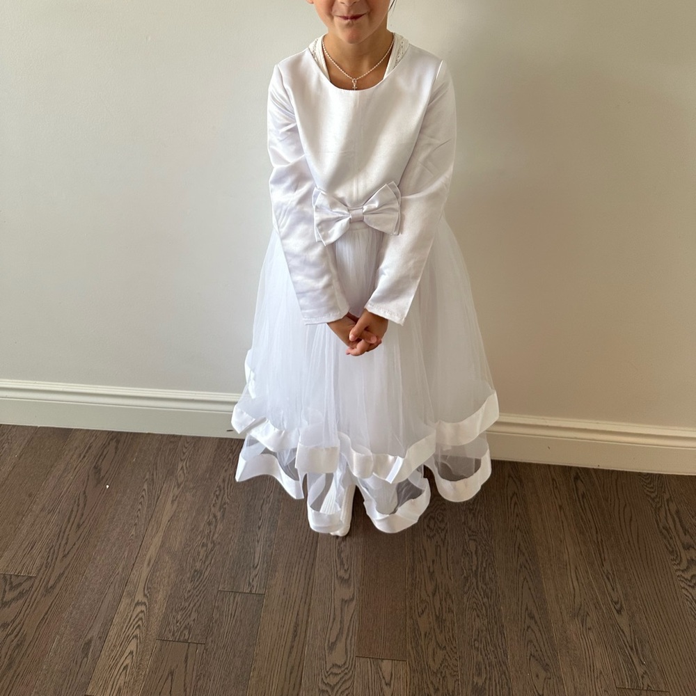 Elegant White Dress with Bow